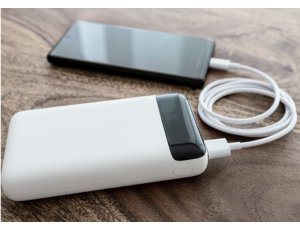 Jak dobrać pojemność powerbanku do potrzeb ładowania smartfona?