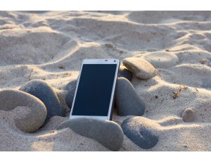 Jaki zasilacz przenośny do telefonu komórkowego kupić?