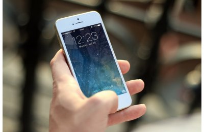 Jak korzystać z Siri na iPhonie 11