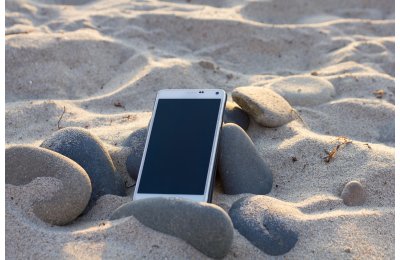 Jaki zasilacz przenośny do telefonu komórkowego kupić?