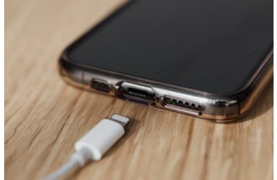 Porównanie technologii ładowania: USB Power Delivery vs. Qualcomm Quick Charge