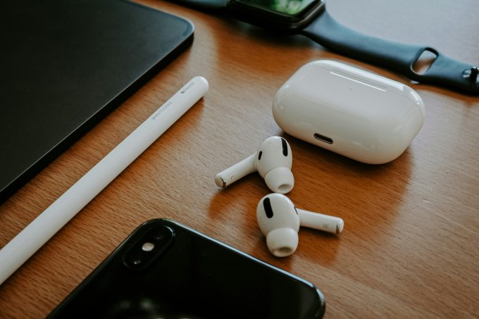 Jak powstrzymać AirPods przed czytaniem tekstów?